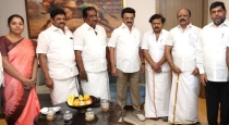 Madurai-aiadmk-leaders-join-dmk