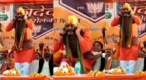 BJP Uttar Pradesh Robertsganj MLA Bhupesh Chaubey Election Campaign sit ups holding both his ears 