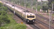Chennai ot Thiruvallur Sub Urban Electric Train College Student Died Perambur Hit Steel Pole 