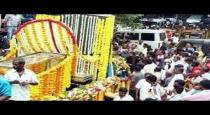 girl friend doing shocked incident in lover funeral