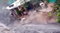 delhi-rain-building-collapse-viral-video