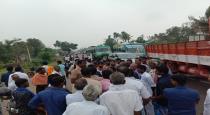 gaja-affected-peoples-strike-on-road