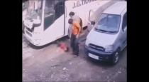 7-Year-Old Boy Dies After Getting Trapped in Bus Door at Vadodara Workshop; Shocking Video Surfaces