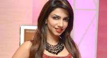 bavana-going-to-host-show-in-colors-tamil-channel