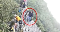 China-tourist-falls-from-mountain-while-taking-selfie