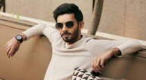 fans-throw-things-on-anirudh-while-singing-on-stage