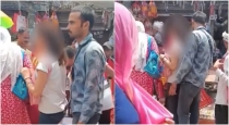 Delhi sadar bazar man sexually harassing girl