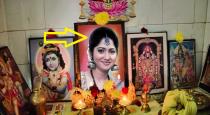 Bigg boss julie fan did pooja for her photo