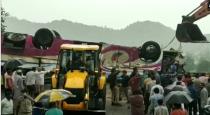 bus accident for heavy rain