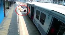 Mumbai cop saved old man from train crush viral video