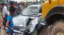 A car that lost control collided with a lorry in an accident.
