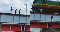 youths-risk-life-for-reel-on-railway-bridge