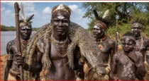 Kenya-el-molo-tribe-crocodile-hunters