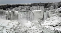 A snow storm that has never been seen in America.. Niagara Falls frozen as a glacier.. Surprising photo..!