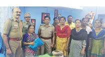 policemen-celebrated-house-keeping-woman-birthday