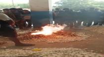 Madhya Pradesh Mandsaur Krishi Upaj Mandi Farmer Shankar Burned Garlic 