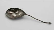 old-spoon-sales-for-2-lakhs-rupees