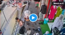 Child-falls-from-textile-store-chikkaballapur