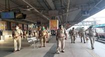 Children kidnapped by kidnappers rescued by railway security forces..