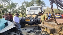 Uttar Pradesh Bulandsahar Car Lorry Crash Pedestrians 4 Died 