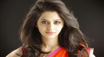 Actress vedhika upset about airindia