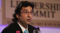 wasim-akram-in-manchester-airport-insulted